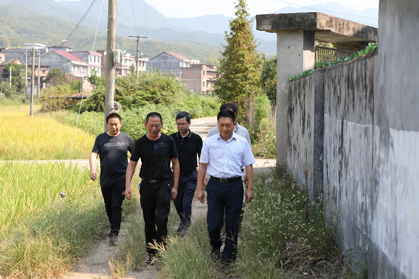 乐动在线体育·（China）官方网站党委书记张格林赴高水村开展乡村振兴专题调研