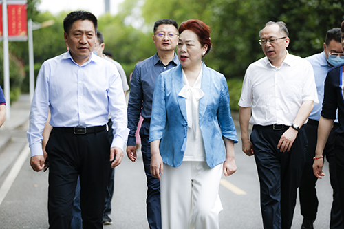 省人社厅党组书记、厅长唐白玉一行到乐动在线体育·（China）官方网站调研湖南省第一届职业技能大赛筹备情况