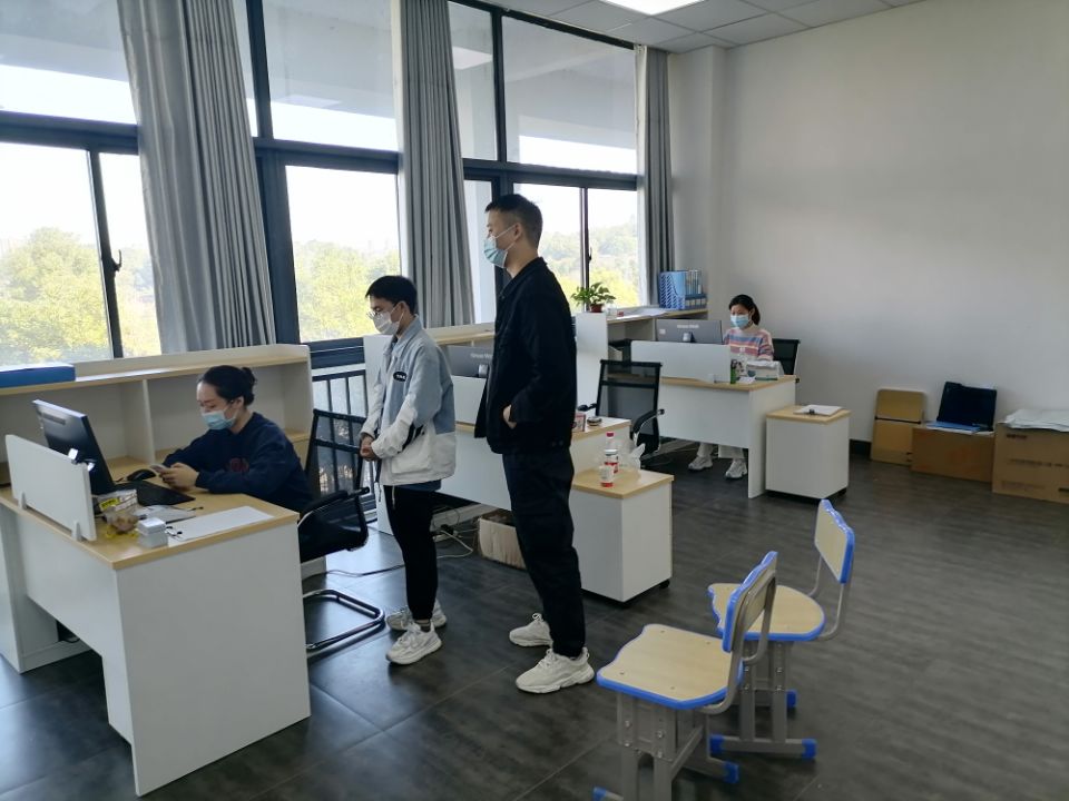师生心连心 疫情防控我们在行动——乐动在线体育·（China）官方网站公共管理系停课不停学