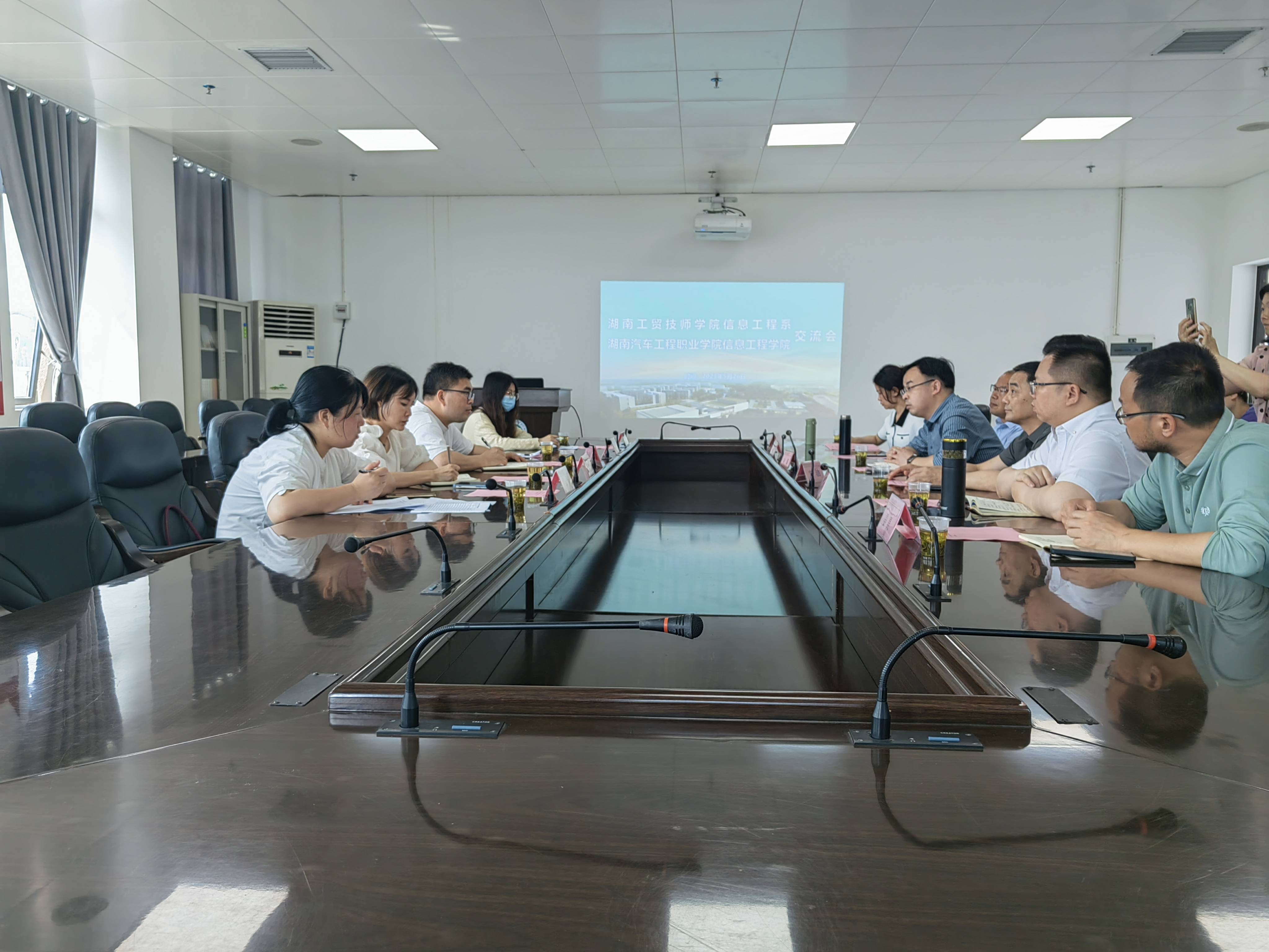 信息工程系主任李会明一行赴湖南汽车工程职业乐动在线体育·（China）官方网站考察交流