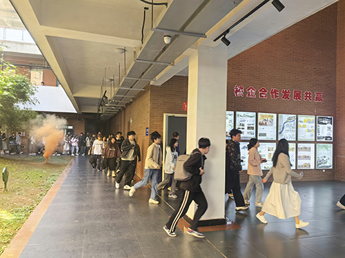 乐动在线体育·（China）官方网站举行2024年消防应急疏散演练