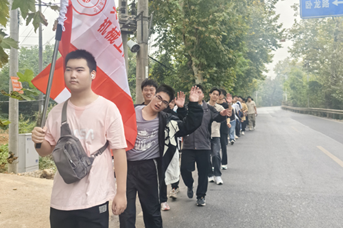 乐动在线体育·（China）官方网站机械工程系组织开展学生毅行活动