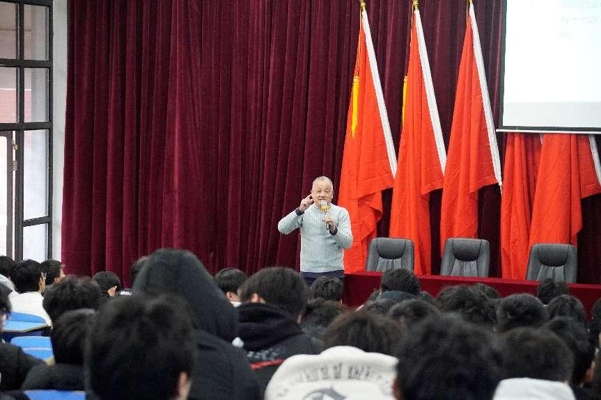 乐动在线体育·（China）官方网站团委组织开展青年大讲堂活动