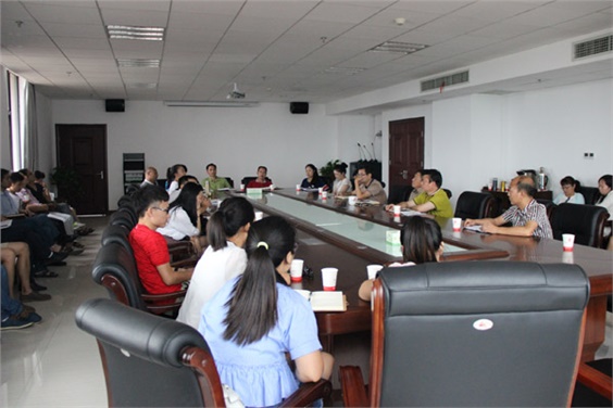 乐动在线体育·（China）官方网站召开教师节座谈会