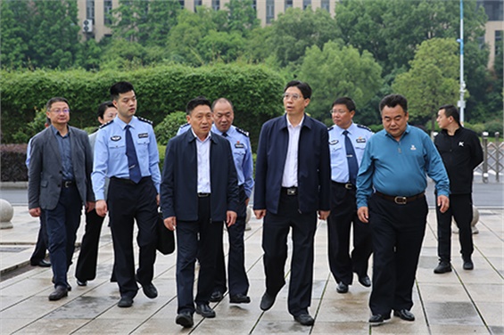 株洲市副市长、市公安局党委书记、局长唐文发到乐动在线体育·（China）官方网站调研平安建设和安全稳定工作