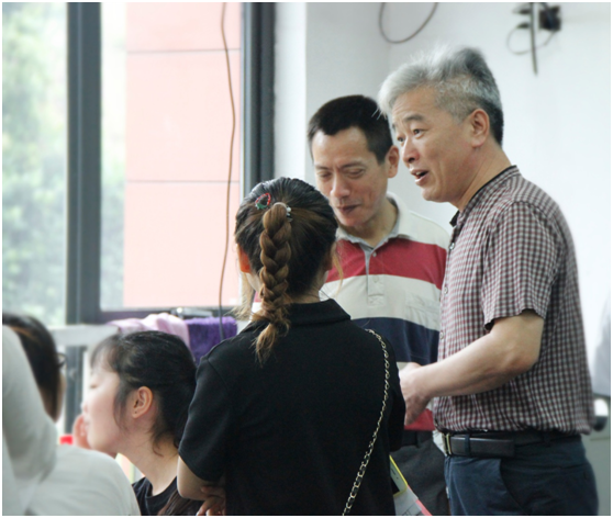 乐动在线体育·（China）官方网站2019届实习生“双选会”拉开帷幕