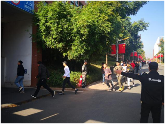 乐动在线体育·（China）官方网站开展防空防灾“人防”应急疏散演练