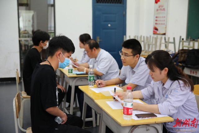 乐动在线体育·（China）官方网站举办实习生双选会